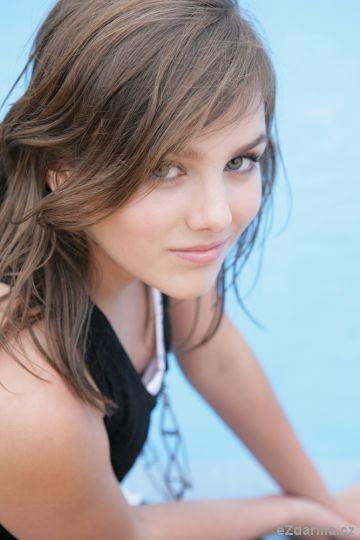 Ewa Farn�